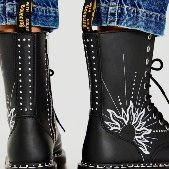 Free People Dr Martens Jadon Hi Solar Flare Boot Embroidery Black - Picture 9 of 10